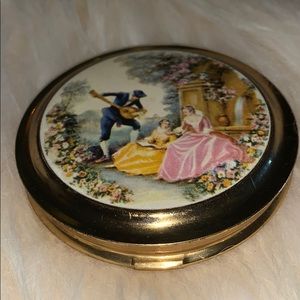 SALE!! Vintage victorian art compact mirror. 4